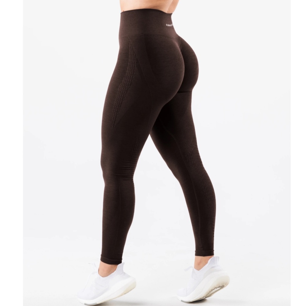 Alphalete Amplify Contour Leggings - CASHMERE
